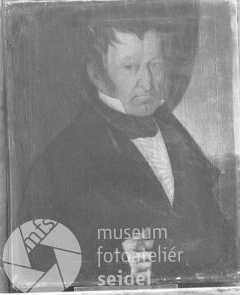 Portréty předků na snímcích z fotoateliéru Seidel, kde si objednal přefotografování originálních obrazů