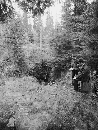 Pramen Vltavy na snímku Františka Krátkého, pořízeném někdy kolem toku 1882 - jde patrně o nejstarší fotografické zobrazení místa