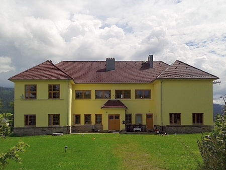 Někdejší škola v Chlumu