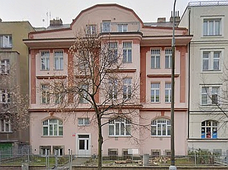 Dům č. 1215/8 v Dvořákově ulici na plzeňském Jižním předměstí