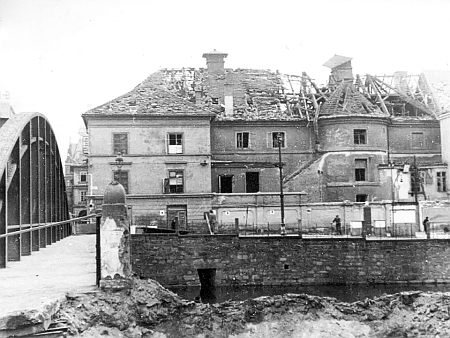 Českobudějovické divadlo na konci protektorátu - po bombardování v březnu 1945