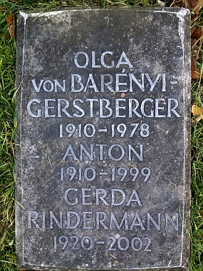 Hrob v Mnichově svědčí i o tom, že manžel Anton Gerstberger ji přežil o 21 let, byl ovšem o 5 let mladší, což z náhrobku nevyčteme...