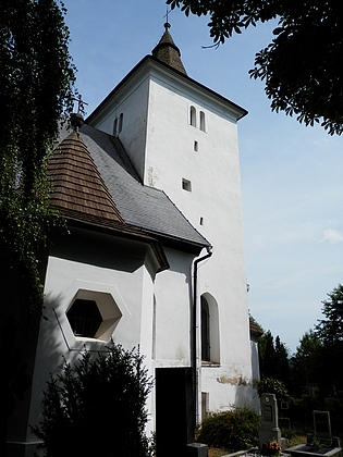 Farní kostel v Mouřenci...