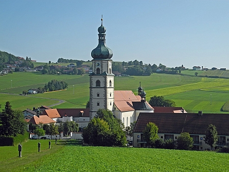 Poutní kostel v Neukirchen beim Heiligen Blut