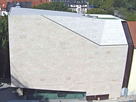 V roce 2020 byla dokončena vedle Sudetoněmeckého domu nová budova Sudetoněmeckého muzea