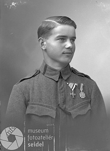 Jako dvacetiletý c.k. voják na snímku českokrumlovského fotoateliéru Seidel s datem 17. srpna 1918