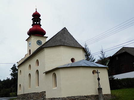 Kaple v Červené na snímcích z roku 2014