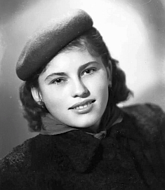 Dcera Marie na snímku z Fotoateliéru Seidel, psaném v prosinci 1948 na českokrumlovskou adresu Horní Brána 10