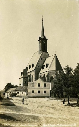 Kostely v Dolním Dvořišti (foto Josef Seidel) a Hořicích na Šumavě - dvě jeho šumavská působiště