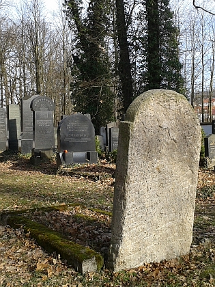Židovský hřbitov v Hluboké nad Vltavou...