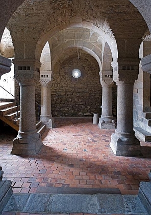 "Doppelkapelle", tj. dvojpatrová kaple chebského hradu a její dolní románská část