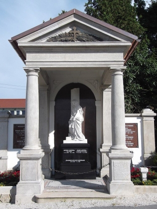 Hrob na hřbitově pasovské městské části Heining