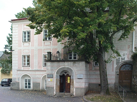 Castellihaus ve Weitře (viz i Wilhelm Szabo)