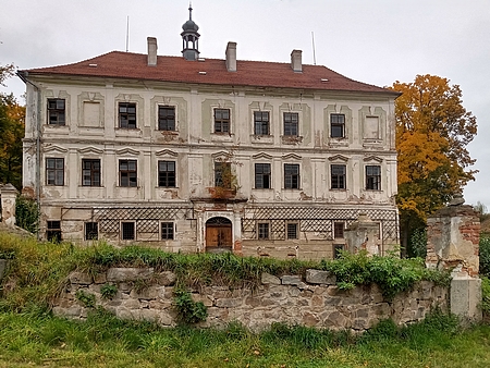 Zámek v Němčicích na snímcích z roku 2025