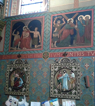 Interiér Růžencového kostela v Českých Budějovicích