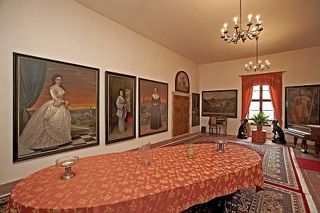 Na zámku v Horšovském Týně je stálá expozice z její pozůstalosti