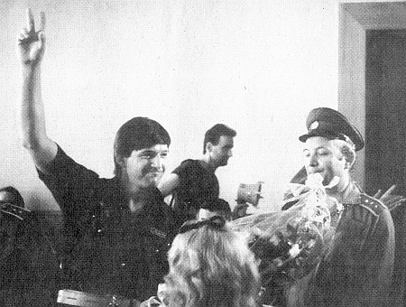 Její muž Marian Ježik po propuštění z Leopoldova na snímku, doprovázející její článek o něm