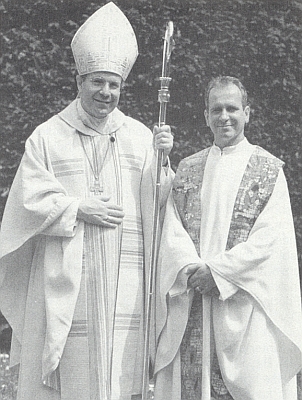 Jeho syn P. Josef Denkmayr v den své kněžské primice s vídeňským arcibiskupem Schönbornem