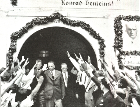 Konrad Henlein 1. července 1938 v Německém Benešově