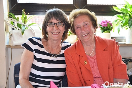 Se starostkou města Pleystein Margit Kirzingerovou při oslavě 95. narozenin