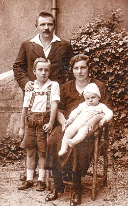 Foto rodiny Dolejschovy s bratry Eberhardem a Gottfriedem