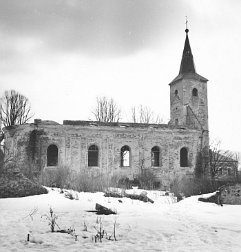 Kostel sv. Barbory před zánikem na snímku z roku 1965