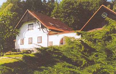 Hájovna na Slepici s interiérem penzionu společnosti Lesy obcí Trhové Sviny a Besednice