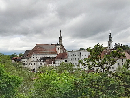 Steyr s farním kostelem sv. Jiljí a sv. Kolomana, kde byl pojřtěn - očištění od hříchů a sjednocení s Kristem v jeho případě nepomohlo...