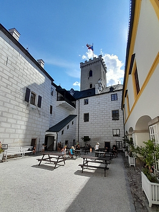 Nádvoří hradu Rožmberk