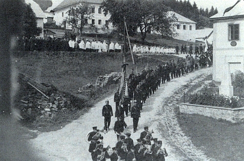Pohřeb faráře Essla v roce 1936