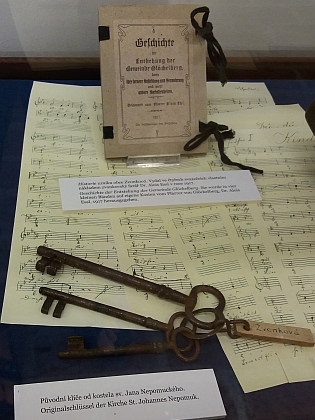 Jeho citera a jím rozepsané notové záznamy pro děti, na kterých leží původní klíče od kostela ve Zvonkové, vše vystaveno v roce 2022 v Památníku Adalberta Stiftera v Horní Plané (zapůjčeno z Muzea Zvonková)