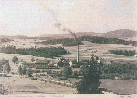 Téměř stejný záběr na pohlednici krumlovského fotografa Josefa Wolfa