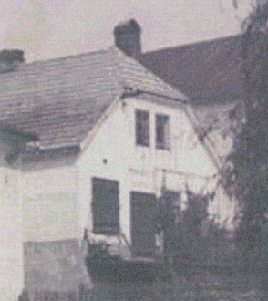 Rodičovský dům v Hůrce kdysi a po přestavbě