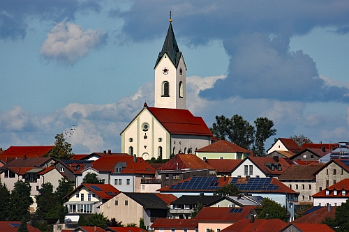 Eschlkam s farním kostelem sv. Jakuba