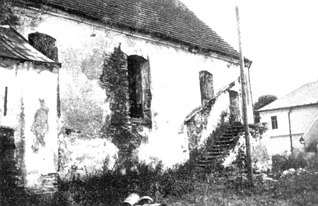 Takto zachytil stav kostela v Rybníku objektiv německého turisty roku 1964