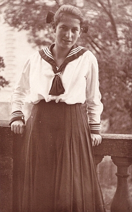 Na snímku z roku 1916
