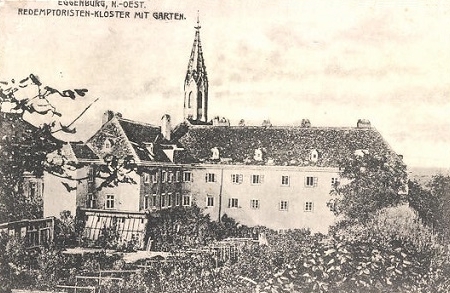 Klášter v Eggenburgu, kde zemřel, na staré pohlednici