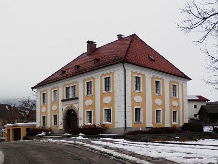 Kostel a fara v Sankt Oswald