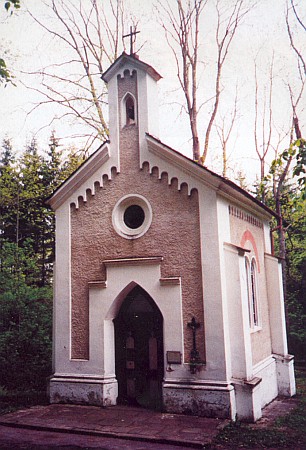 Kaple Na Lizu, kam chodívala v dětství na poutní slavnost, konávanou každoročně v neděli po svátku Narození Panny Marie (8. září) jako tzv. "Lizovská pouť", až z rodných Nových Hutí