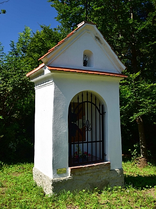 Obnovená výklenková kaple u Ktišky, zasvěcená sv. Ondřeji