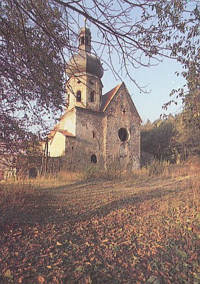 Pivoňský klášter - i dnes na pouhém počátku rekonstrukce (viz i Franz Metschl)