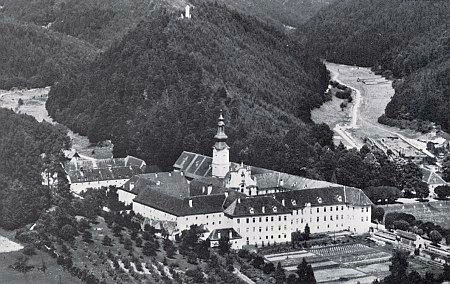 Tady ve štýrském klášteře Rein našel útočiště s vyšebrodskými spolubratřími: ...