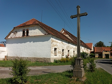 Hospodářský dvůr v Čepřovicích, kde byl jeho otec správcem a kde se narodil