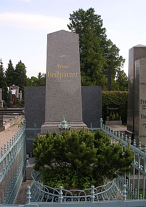 Hrob na hřbitově v Hietzingu