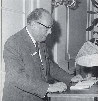 Zahajuje tu v roce 1968 mezinárodní symposium o Adalbertu Stifterovi v Bad Hall