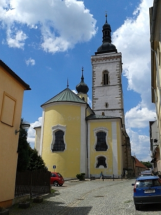 Kostel Všech svatých ve Stříbře, kde byl pokřtěn