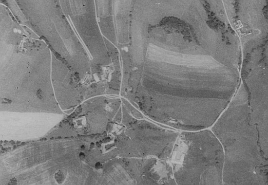Ostrá Hora na leteckých snímcích z let 1952 a 2008