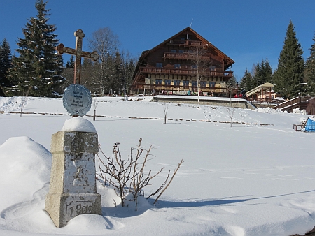 Hotel Alpská vyhlídka na Bučině, dříve hotel Pešl, jediná připomínka původní Bučiny