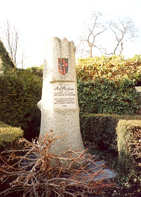 Jeho památník u "České brány" (Böhmtor) v rakouském Freistadtu nese v kameni i znak sudetoněmeckých krajanů