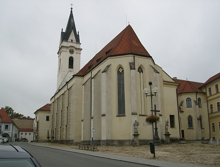 Třeboňský kostel Panny Marie Královny a sv. Jiljí, kde byl pochován